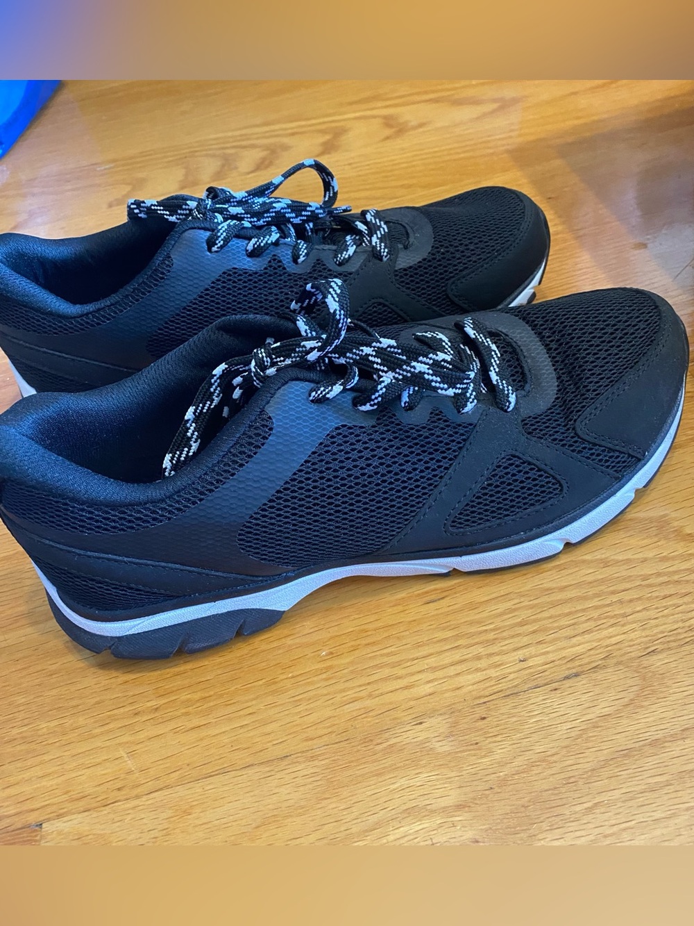 Vionic Tokyo Women’s Black Mesh Athletic Walking Sneakers 9